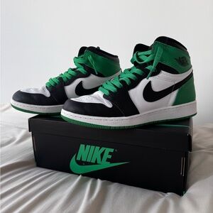 Nike Air Jordan 1 Retro High OG Black and Lucky Green